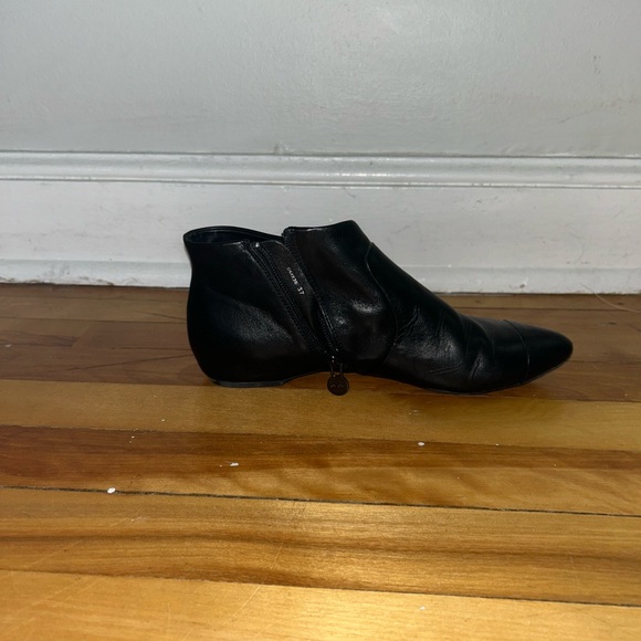 Italian Patent Flat based shoe - Picture 2 of 3